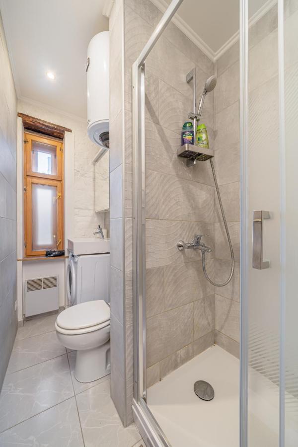 Top-Floor Studio With Courtyard View In Unesco Area, Murnieku Street Residence Рига Екстер'єр фото