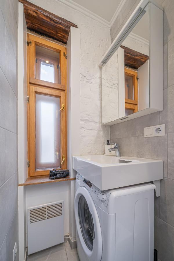 Top-Floor Studio With Courtyard View In Unesco Area, Murnieku Street Residence Рига Екстер'єр фото