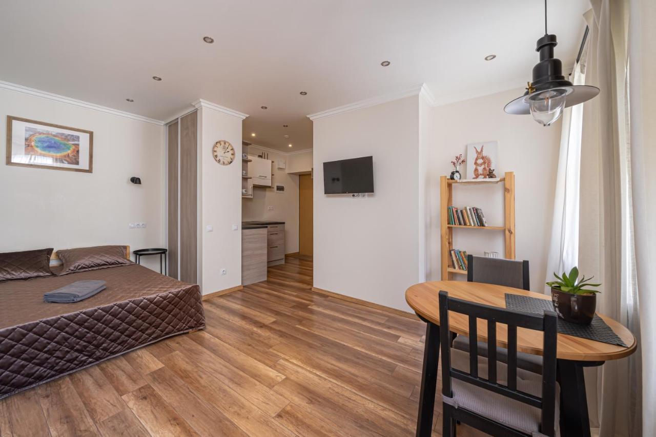 Top-Floor Studio With Courtyard View In Unesco Area, Murnieku Street Residence Рига Екстер'єр фото